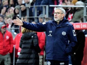 Hektik ist ein Zustand, den man bei Urs Fischer vergebens sucht...