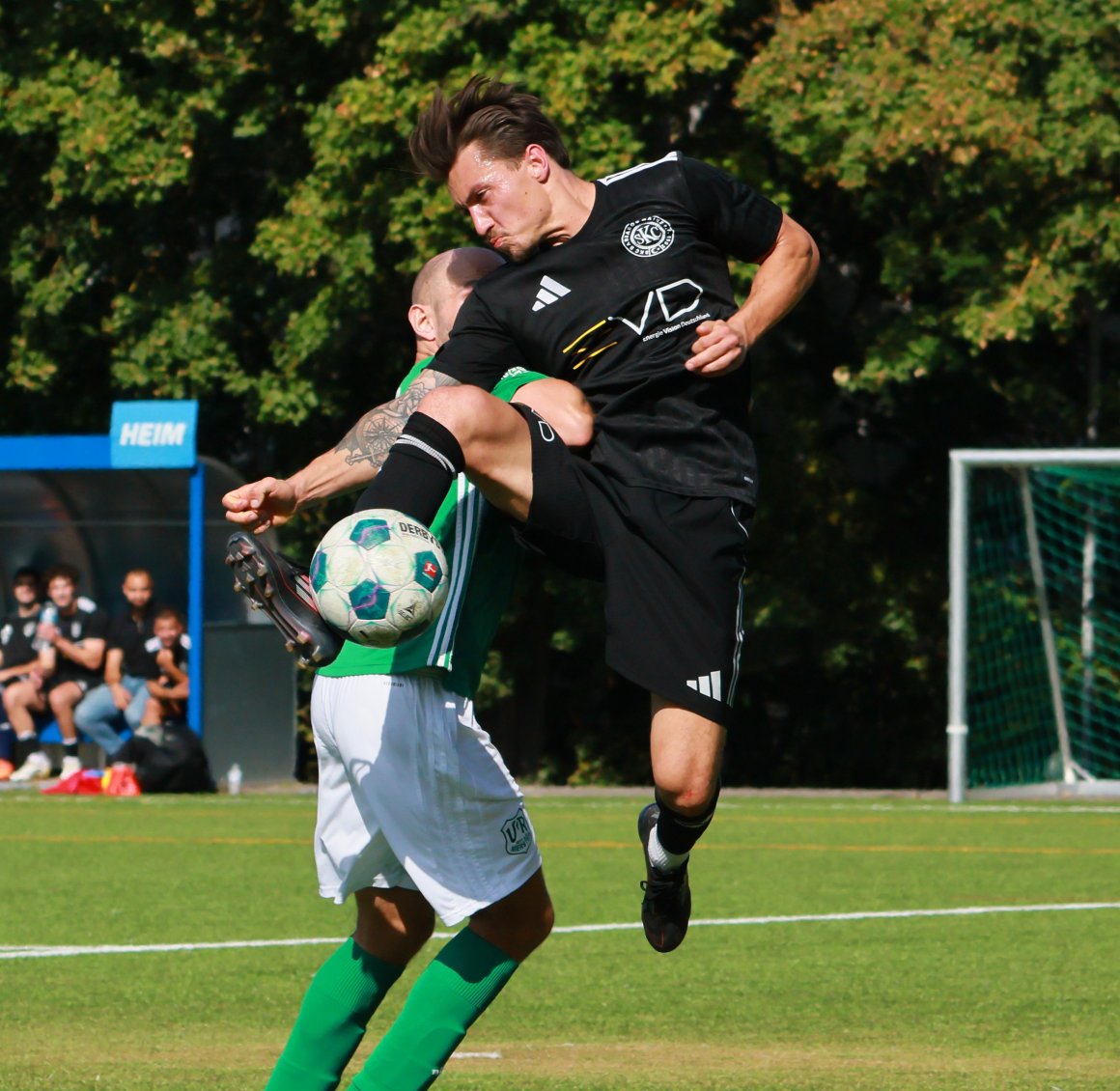 Kevin Schuhmacher und der SKC Barbaros sind nach holprigem Saisoneinstieg an die Spitze der Bezirksliga gesprungen, die sie wohl nicht mehr hergeben wollen.