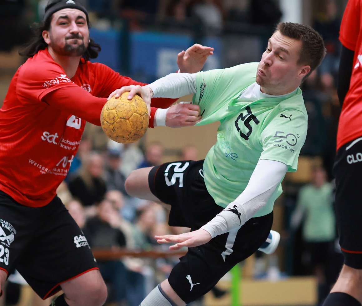 Nach längerem Aufbautraining warf sich Moritz Müller angesichts der sportlichen Situation des TV Bodenheim wieder ins Rennen und erzielte gleich seine ersten sechs Saisontore.