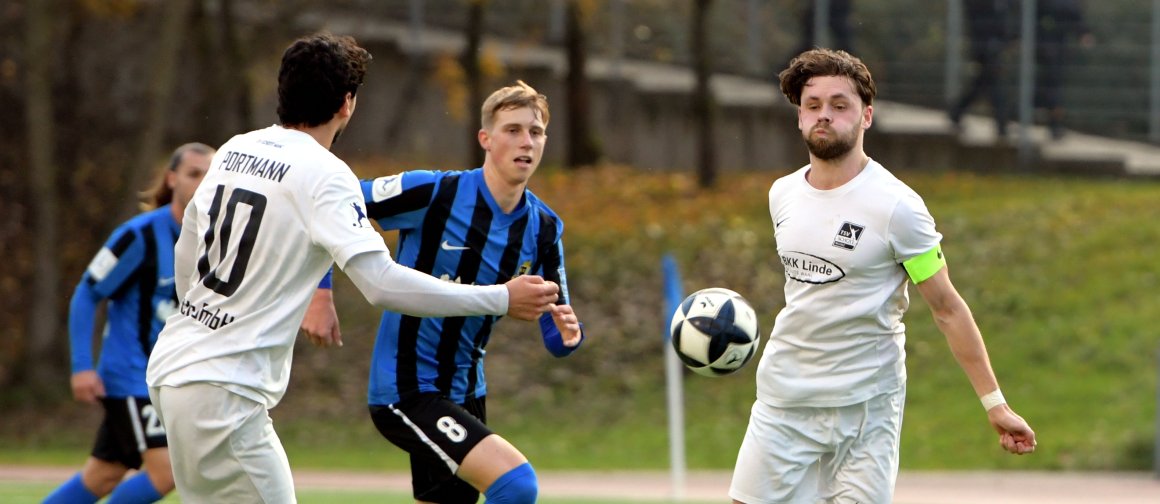 Der Kapitän bleibt an Bord: Jost Mairose spielt auch nächste Saison für den TSV Schott. Gleiches gilt für...