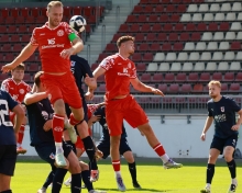 Korbinian Burger trug beim 2:2 im Heimspiel gegen die SG Barockstadt die Kapitänsbinde und verwandelte einen Strafstoß zum 1:0.