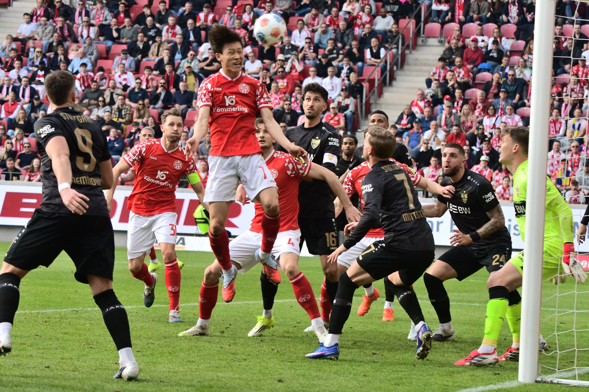 Jae-sung Lees Kopfballtor zum 1:0 blieb deshalb für lange Zeit der einzige Mainzer Treffer... 