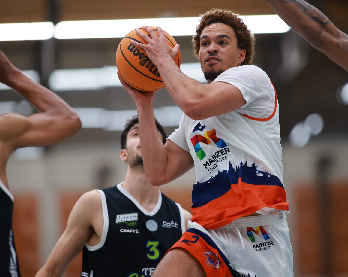 Tobias Feilen und der ASC bezwangen die drittplatzierten College Wizards dank einer starken Schlussphase.