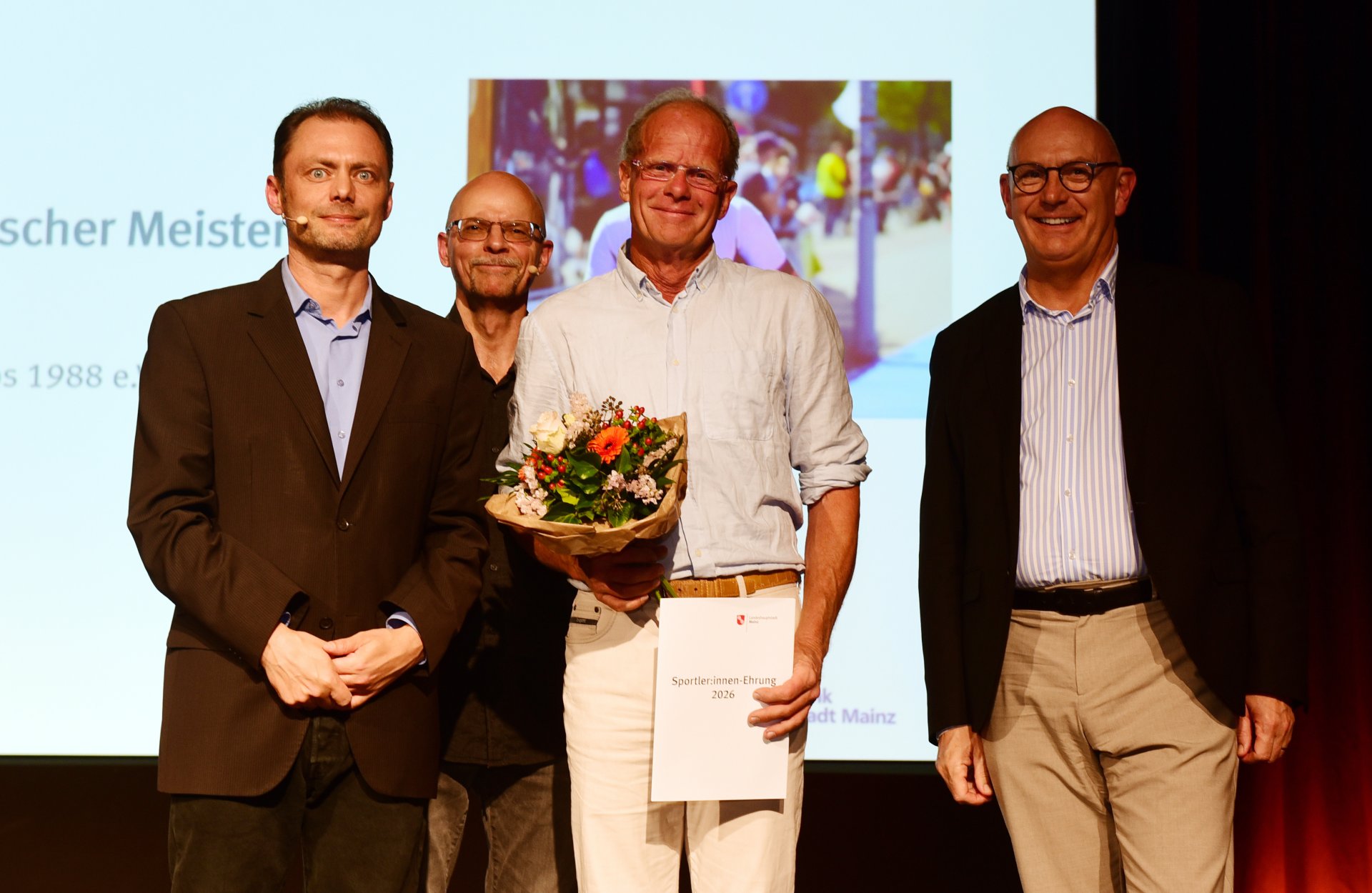 Da ist Stehle: Nach zweijähriger Verletzungspause rannte und strampelte der Duathlet 2025 zum WM-Titel in der AK 70.