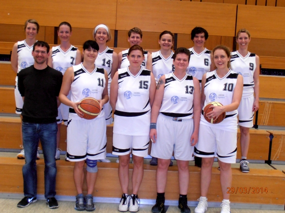 Als Zweitplatzierte der Südwestdeutschen zur DM: die Ü35-Basketballerinnen der DJK Nieder-Olm.