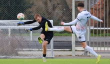 Lange hielt TSG-Keeper Bastian Rosinus (gegen Gianni Auletta), durch das Fehlen von Tim Heberer ins Team gerückt, seinen Kasten sauber, bei den Gegentoren sah er dann äußerst unglücklich aus.