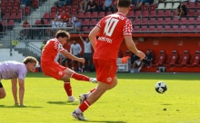 Der inzwischen wegen eines Kreuzbandrisses fehlende Raúl König brachte die U23 des FSV Mainz 05 im Heimspiel gegen den FC 08 Homburg mit seiner ersten Aktion mit 2:0 in Führung, doch die Partie endete 2:2.