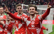 Stefan Posch hat allen Grund zum Jubeln: Mit seinem ersten Treffer im 05-Trikot hat der Innenverteidiger seine Mannschaft gegen Sigma Olmütz in Führung gebracht…