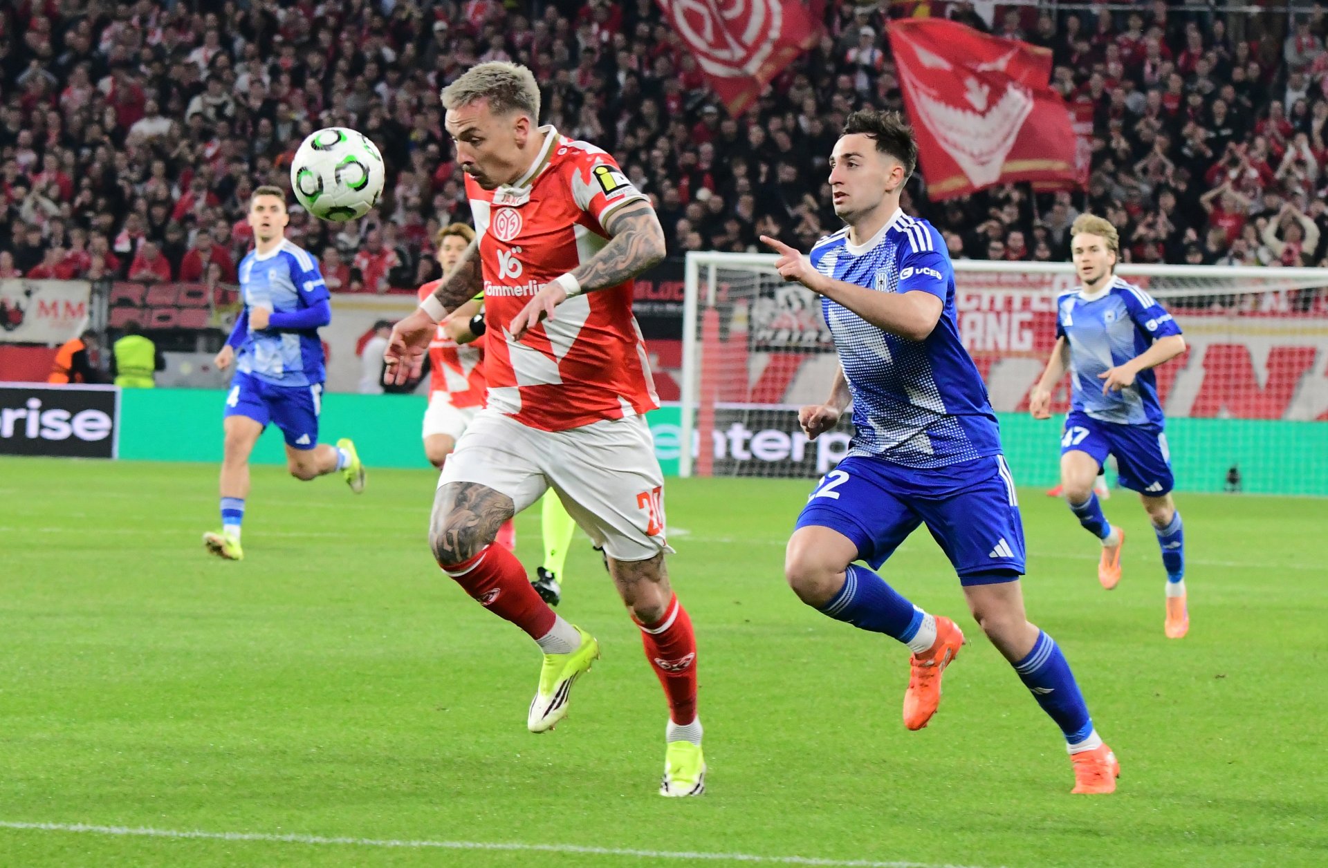 Das 1:0 fiel in der 46. Minute – sehr spät angesichts der Chancen die der FSV schon in den ersten 20 Minuten hatte. Zum Beispiel Phillip Tietz, der früh einen Schuss auf die kurze Ecke an Außennetz knallte…