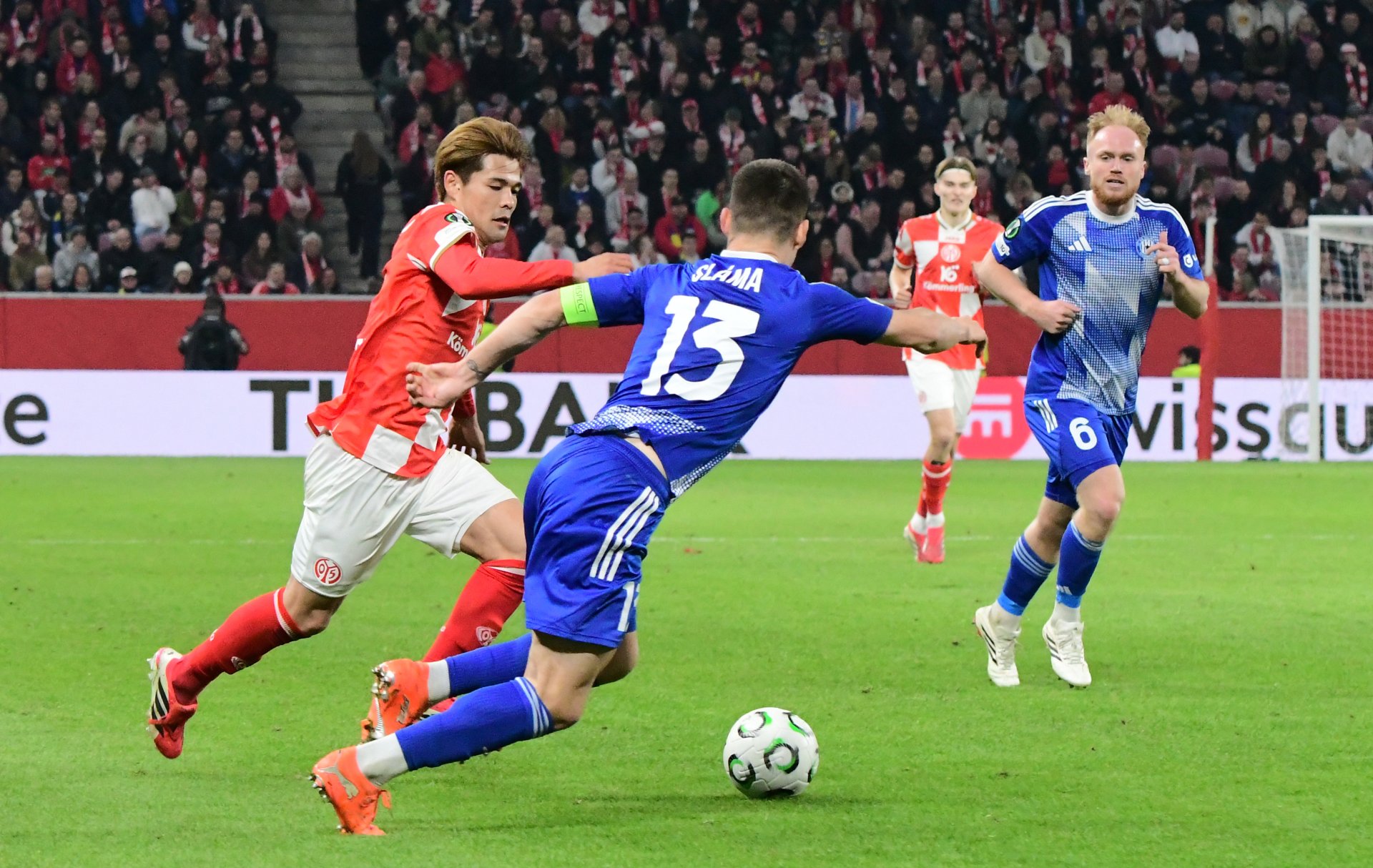 Wie schon im Hinspiel ließen Kaishu Sano und seine Kollegen aus der Defensive nahezu nichts zu, was ihren Erfolg hätte gefährden können…