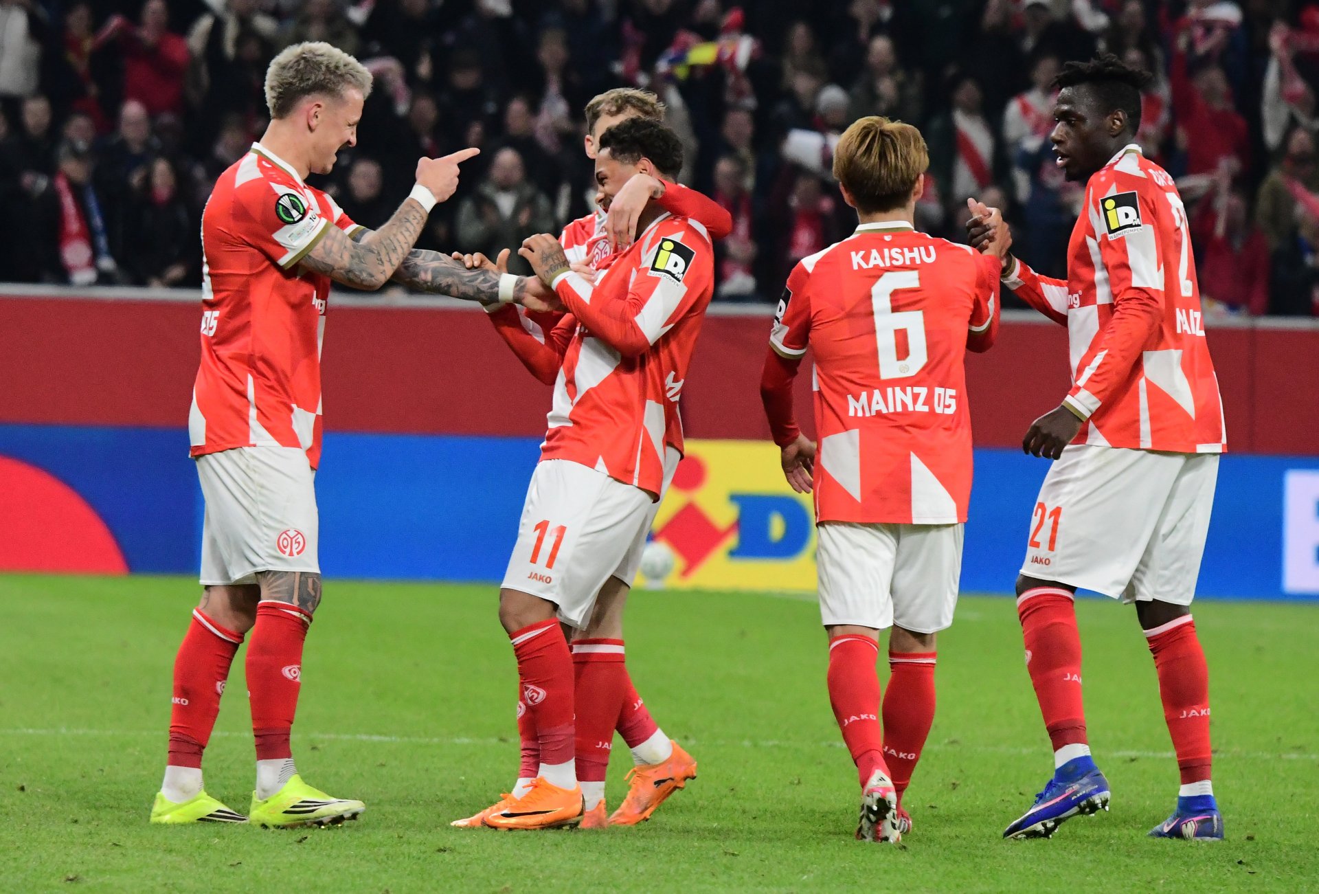 …die Mitspieler tun es ihm gleich...