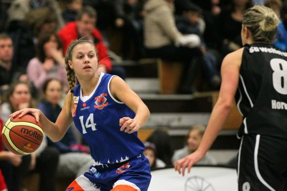 Spielkontrolle und Stabilität: Flügel Maike Datz und ihre ASC-Teamkolleginnen wollen möglichst souverän in das neue Basketballjahr starten. 