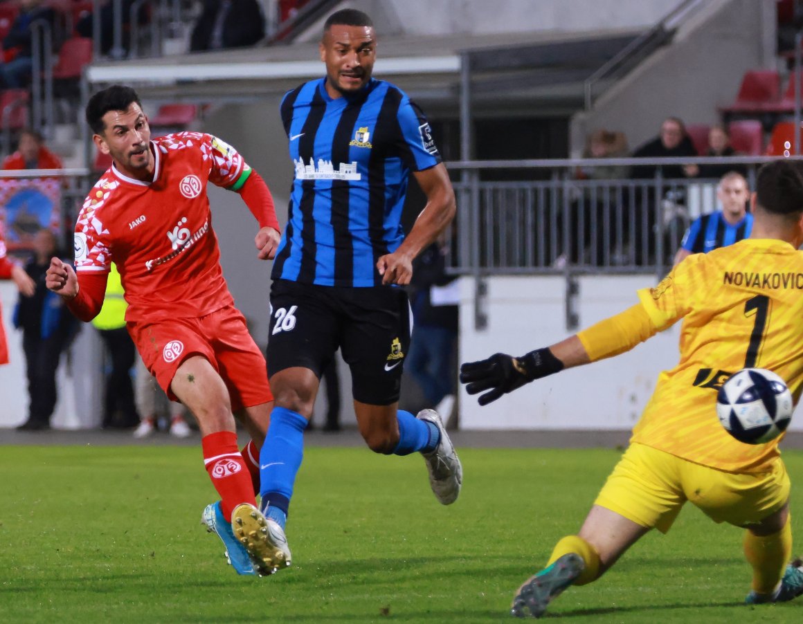 Beim 3:2-Sieg im Bruchwegstadion brachte Julian Derstroff die U23 in Führung, eines von bisher zwei Saisontoren des Routiniers.