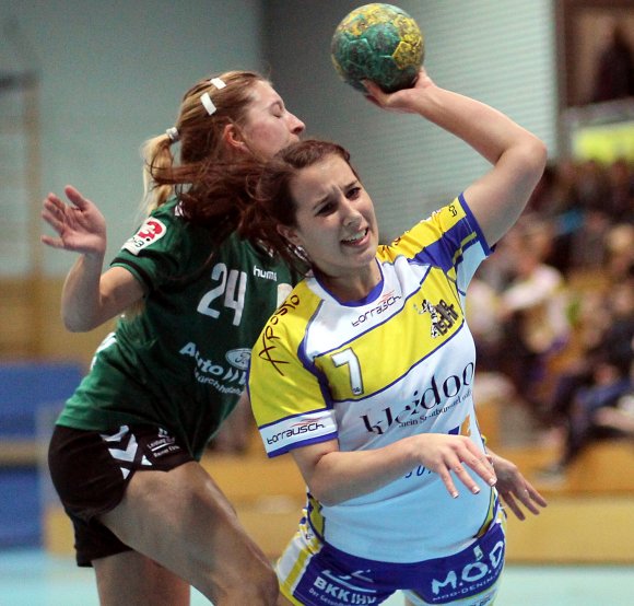 Rechtaußen Kristin Gärtner war durch sechs Treffer in der ersten Halbzeit stark am Aufbau des klaren Vorsprungs beteiligt. Nach dem Seitenwechsel hatte die Linkshänderin in der Offensive allerdings Sendepause.