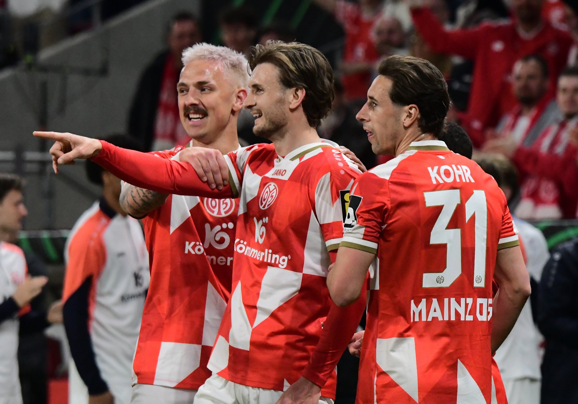  „Wer es wissen will: Dort steht das Tor.“