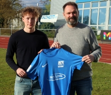 Bennett Kruse (l.) wird in der nächsten Saison unter Sascha Meeth (r.) für den TSV Schott spielen.