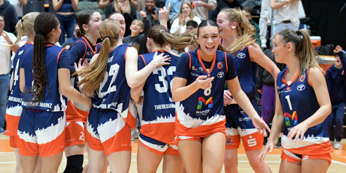 Solche Bilder wollen die ASC-Basketballerinnen mit der vor einer Woche überragenden Charlotte Kriebel auch am Samstag produzieren.