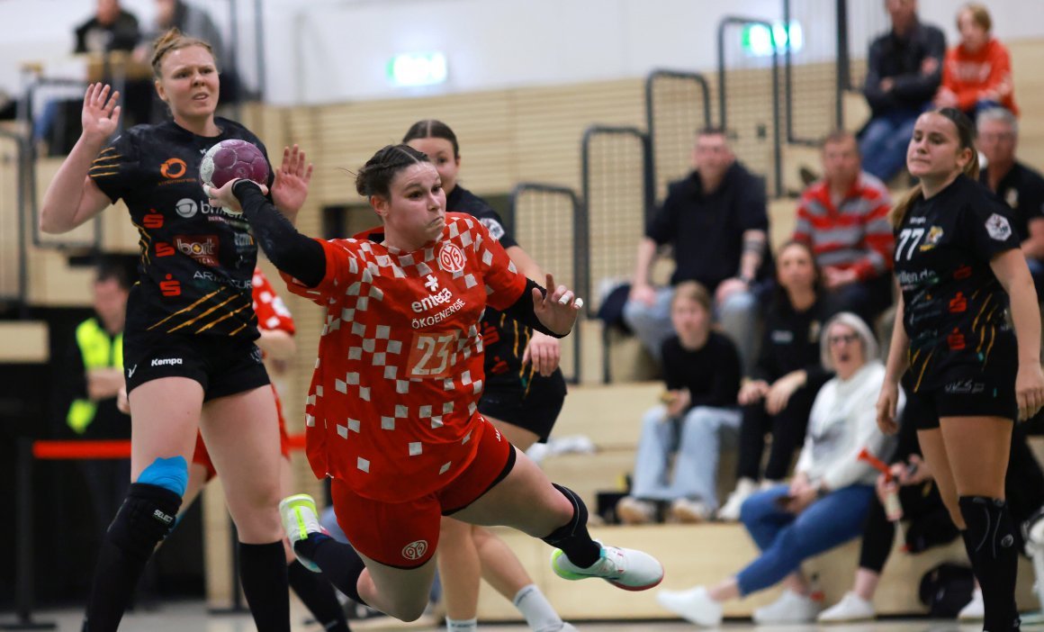 Mit dem 30:30-Unentschieden im jüngsten Heimspiel gegen den VfL Waiblingen würden die 05erinnen (Lena Thoß beim Wurf) sich diesmal nicht zufrieden geben.