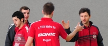 Erst den Gegner abgewatscht, dann einander abgeklatscht: Felipe Olivares, Frederick Jost, Ondrej Bajger und Benjamin Bator feierten ihren ersten 6:0-Sieg.