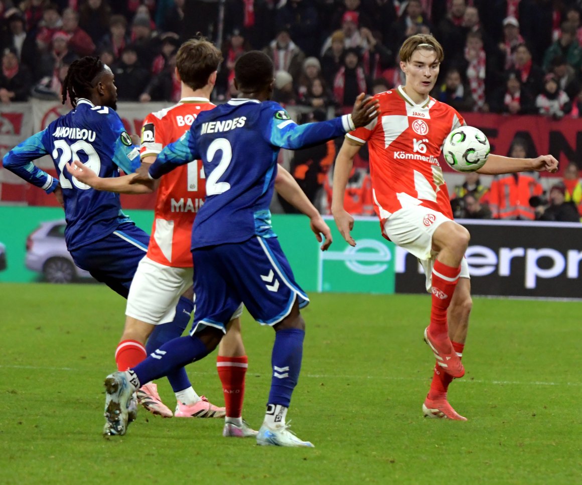 Aufsteiger der Saison beim FSV Mainz 05: Kacper Potulski (r.).