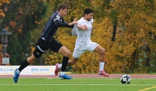 Schoss den TSV Schott zum Sieg in Sandhausen: Dennis de Sousa Oelsner (r.).