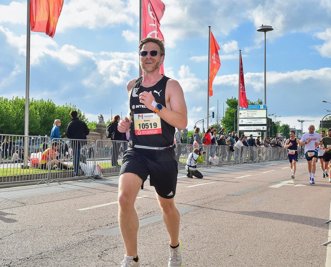 Simon Zsebök beim Mainzer 10-Kilometer-Lauf vor einem Jahr. Am Sonntag geht er auf die Halbmarathonstrecke.
