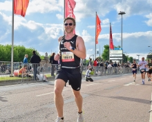 Simon Zsebök beim Mainzer 10-Kilometer-Lauf vor einem Jahr. Am Sonntag geht er auf die Halbmarathonstrecke.