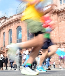 So ein Theater: Rund 17.000 Teilnehmerinnen und Teilnehmer brachte der Gutenberg-Halbmarathon inklusive der Nebenwettbewerbe auf die Straße...