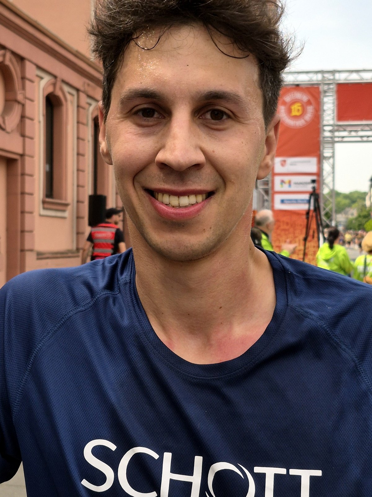 Ist ein Halbmarathon anstrengender als ein Basketballspiel? „Länger“, sagt Tobias Datz vom ASC Mainz, „es gibt ja keine Pausen.“