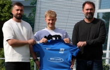Kennt die Oberliga und weiß, wo dort die Tore stehen: Jonas Sträßer (M.) mit Sascha Meeth und Marco Senftleben.
