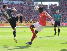 Zweimal kam Danny da Costa von der Eintracht an den Bruchweg. Dort bleibt er noch etwas länger.