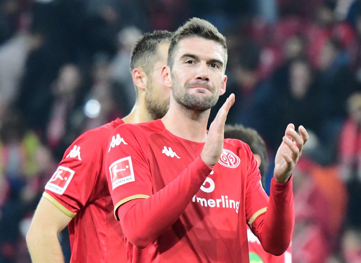Applaus: Stefan Bell bleibt 05er.