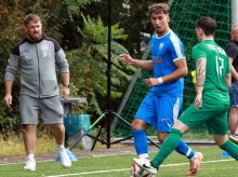 Sebastain Frey (l.), der Sportdirektor der SpVgg Ingelheim, freut sich auf die nächste Saison...