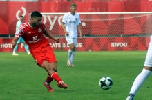 Dennis Azakir ist für Trainer Benjamin Hoffmann ein Beispiel dafür, wie sich ein Akteur aus der zweiten Reihe in den Vordergrund spielt, wenn es wegen Ausfällen der Stammspieler notwendig und möglich wird.