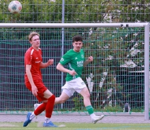 Zurück aus dem Urlaub, kann Paul Junginger (r.) helfen, die Niersteiner Defensive zu stabilisieren.