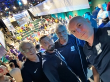 Klaus Bauer, Marco und Dieter Senftleben sowie Till Pleuger freuten sich im Deutschen Fußballmuseum über das Pokallos.