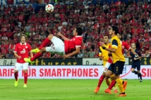 An solche Aktionen wie den Fallrückzieher im Spiel gegen Asteras Tripolis ist derzeit nicht zu denken. Christoph Moritz leidet seit drei Monaten unter Rückenproblemen.