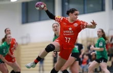 Juliane Specht sieht bei Bayer Leverkusen bessere Perspektiven, sich als Rückraumspielerin zu etablieren und bat Mainz 05 erfolgreich um die Auflösung ihres Vertrages. 