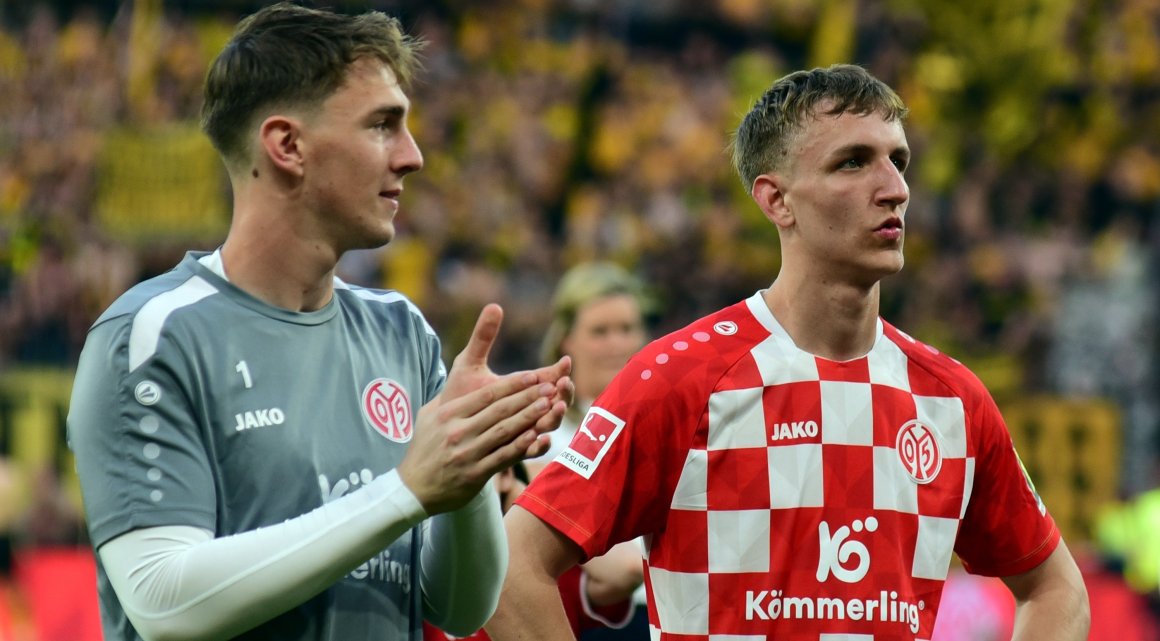 Lasse Rieß (l., neben Nelson Weiper, einem weiteren potenziellen Verleihspieler), wird in der nächsten Saison für Fortuna Düsseldorf auflaufen.