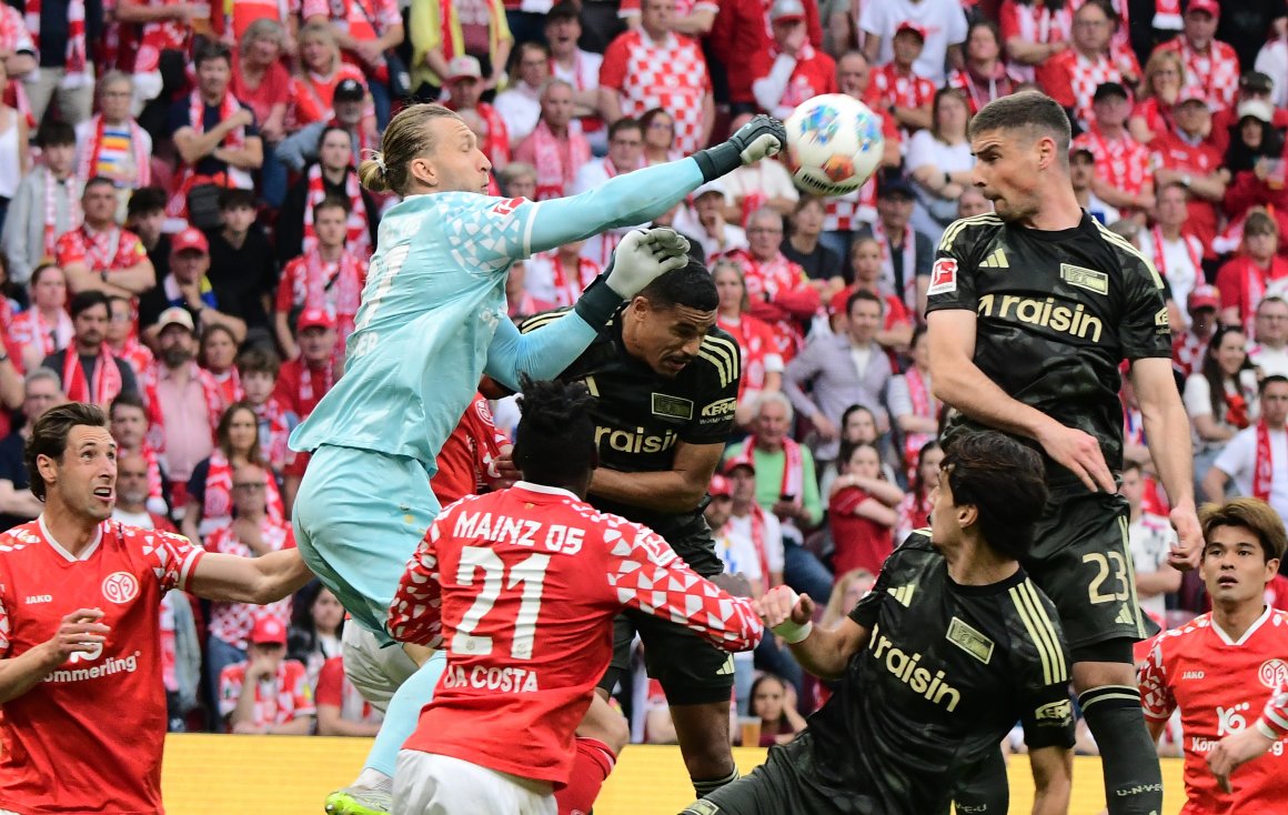 Robin Zentner geht in seine siebte Saison als Nummer eins des FSV Mainz 05.