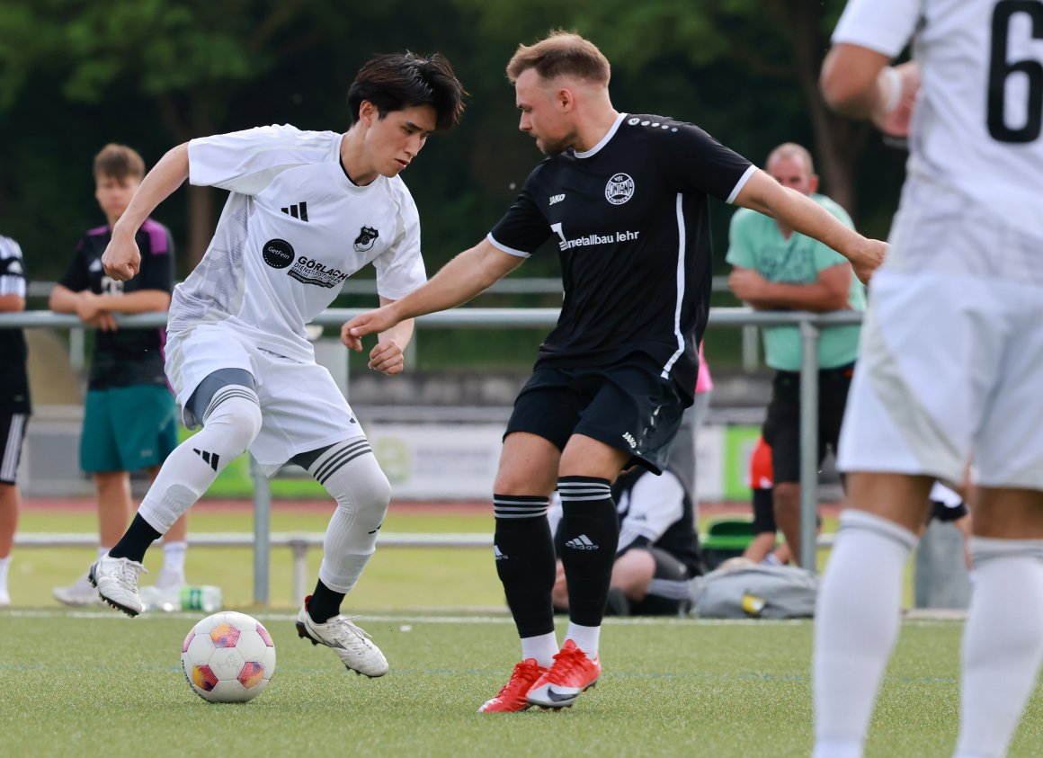 Ryuji Kasai (l.) und der FSV Saulheim avancierten in der vorigen Saison zur zweitbesten Rückrundenmannschaft der Bezirksliga...
