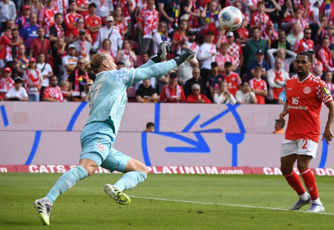 Bei halbwegs normalem Verlauf wird Robin Zentner in dieser Saison über die 300-Bundesligaspiele-Marke springen.