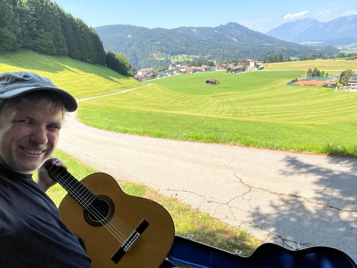 Ein Männlein spielt im Walde...