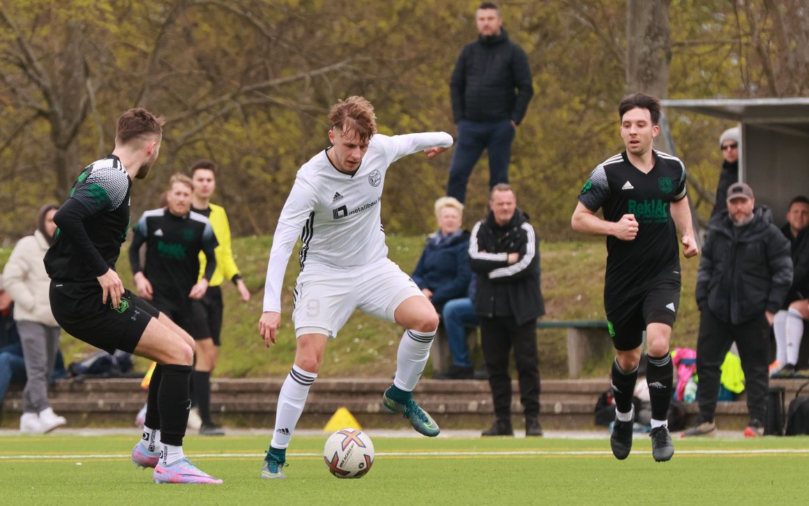 Einmal Finther, immer Finther: Dominik Siegfried (M.) spielt seit 22 Jahren für die Fontana.