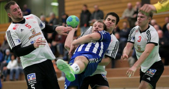 Da konnten die Vallendarer sich oder Marcus Quilitzsch (Mitte) querlegen, wie sie wollten: Den Anschluss an die vehement startenden Gastgeber verloren sie schon in den ersten Minuten und kamen nie mehr dazu, ihn noch einmal bedeutend zu verkürzen.