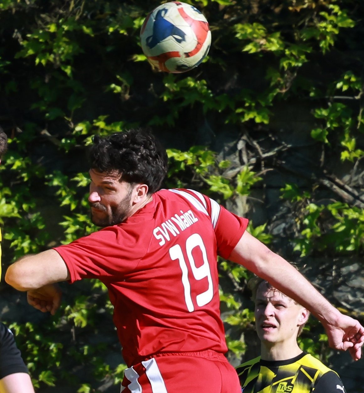 Drehen und Strecken musste Thomas Mirkes sich für den ersten Saisontreffer der SVW Mainz nicht, den durfte er vergleichsweise bequem vom Elfmeterpunkt erzielen.