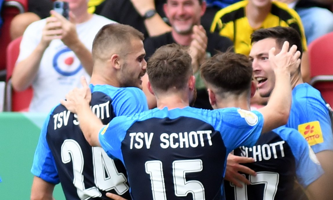 Vor drei Jahren bejubelten die Schottler einen Treffer gegen den BVB...