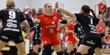 Mit Lena Feiniler hat Christin Kühlborn die Rangfolge der Kapitänsaufgabe getauscht. Auf der Linksaußenposition ist sie als einzige Fachkraft gefragt wie nie.
