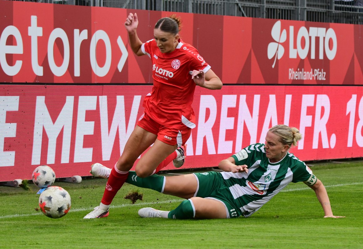 Gentiana Fetaj (l.) und ihre Kolleginnen müssen sich auf die Bayern schneller einstellen, als es ihnen gegen Werder Bremen gelang.