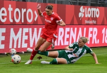 Gentiana Fetaj (l.) und ihre Kolleginnen müssen sich auf die Bayern schneller einstellen, als es ihnen gegen Werder Bremen gelang.